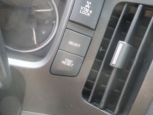 Used 2011 Honda Ridgeline RTS image 17