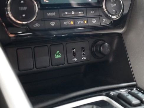 Used 2018 Mitsubishi Eclipse Cross SE image 26