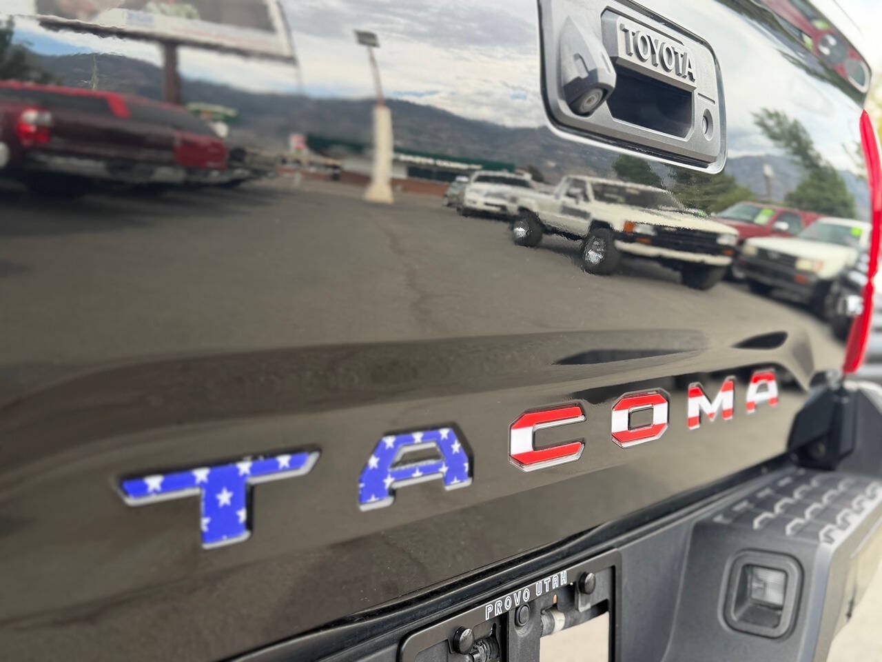 Used 2017 Toyota Tacoma TRD Sport w/ Tow Package AWD/4WD image 97
