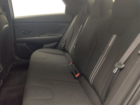 Used 2025 Hyundai Elantra Sport FWD image 18