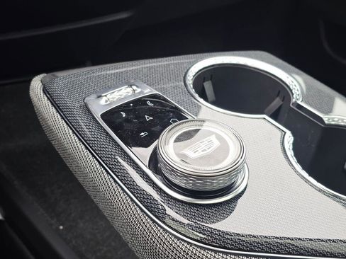 New 2026 Cadillac Optiq Luxury 2 image 35