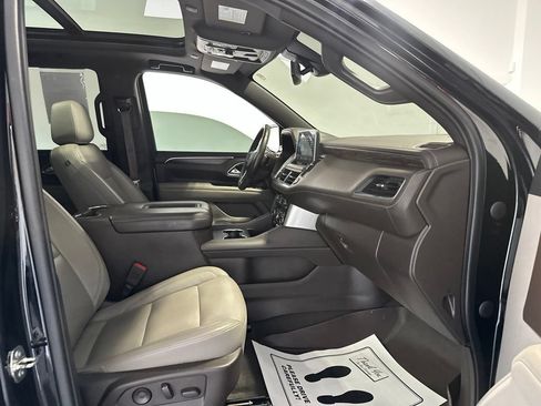 Used 2021 Chevrolet Tahoe Z71 w/ Z71 Signature Package AWD/4WD image 28