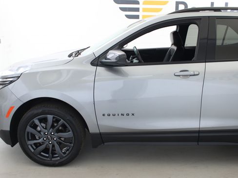 Used 2023 Chevrolet Equinox RS AWD/4WD image 4