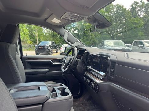 Used 2023 Chevrolet Silverado 1500 LT AWD/4WD image 37