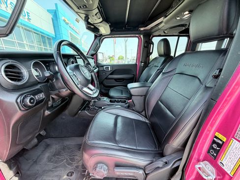 Used 2022 Jeep Wrangler Unlimited Sahara w/ Cold Weather Group AWD/4WD image 21