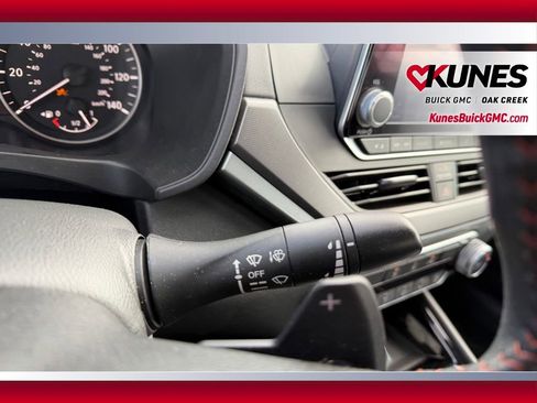 Used 2025 Nissan Altima 2.5 SR FWD image 13