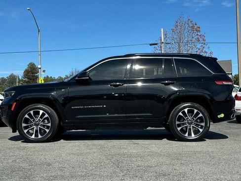 Used 2022 Jeep Grand Cherokee Overland w/ Advanced Protech Group III image 7