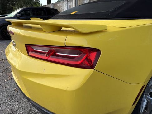 Used 2018 Chevrolet Camaro SS RWD image 10