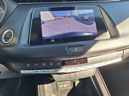 Used 2023 Cadillac XT4 Premium Luxury image 15