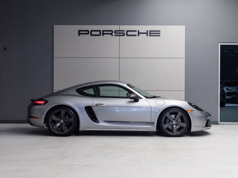 Certified 2022 Porsche 718 Cayman RWD image 8