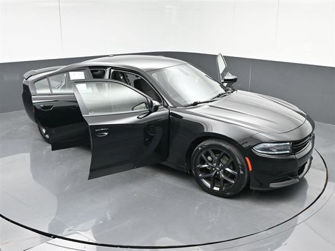 Used 2021 Dodge Charger SXT w/ Blacktop Package image 37