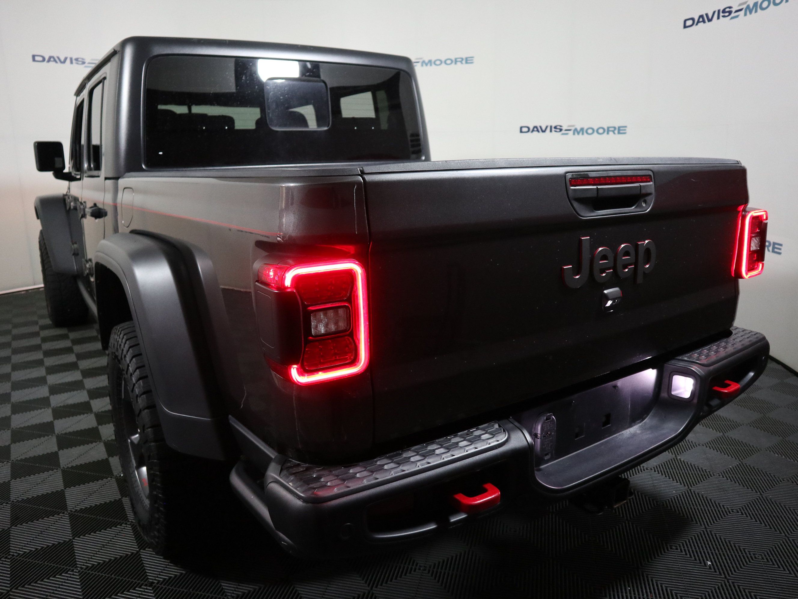 Used 2021 Jeep Gladiator Rubicon w/ Cold Weather Group AWD/4WD image 9