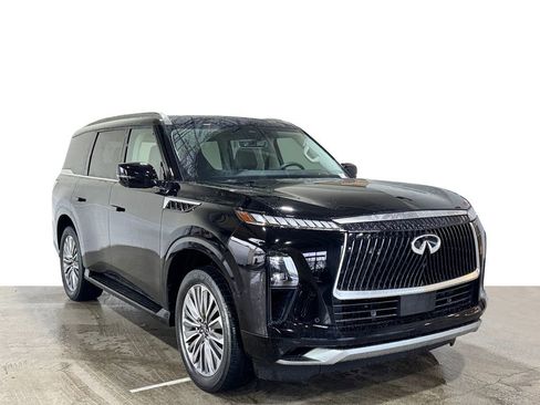 Certified 2025 INFINITI QX80 Luxe image 3