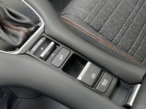 Certified 2026 Honda HR-V Sport image 33
