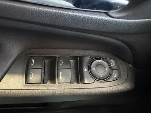 Used 2023 Chevrolet Equinox LT image 9