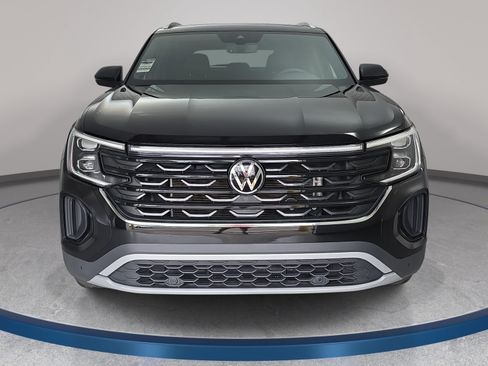 Certified 2024 Volkswagen Atlas Cross Sport SE AWD/4WD image 2