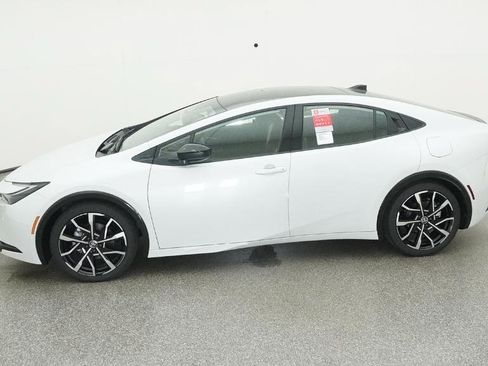 New 2026 Toyota Prius Plug-In Hybrid FWD image 23
