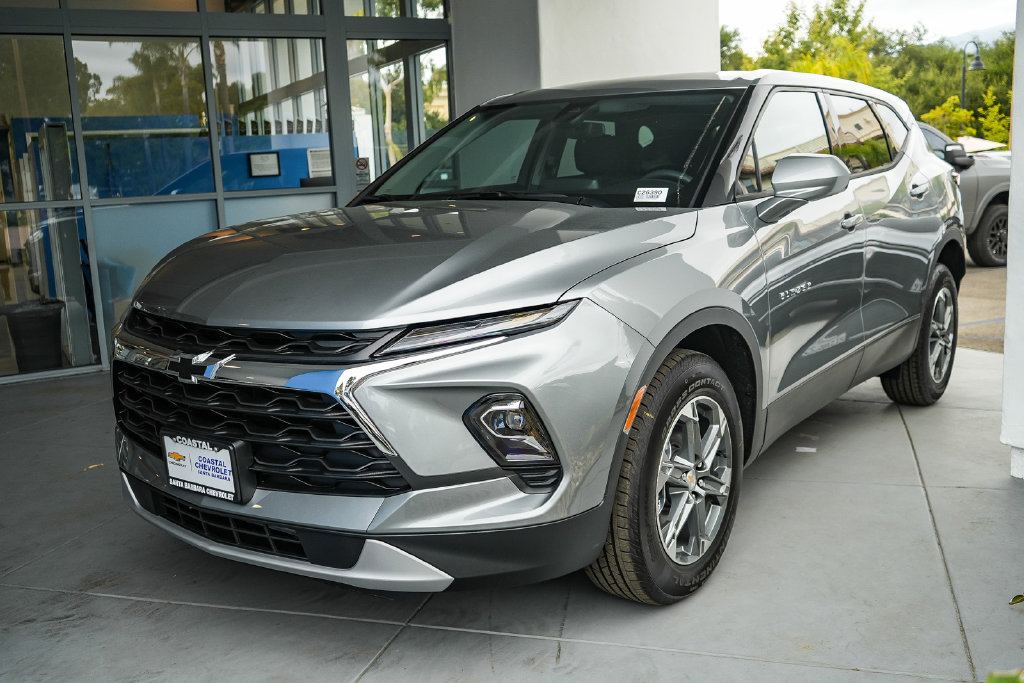 New 2026 Chevrolet Blazer LT AWD/4WD image 3