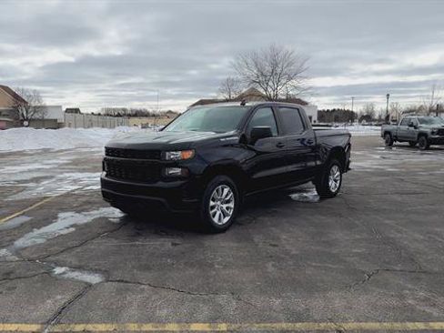 Used 2020 Chevrolet Silverado 1500 Custom w/ Custom Value Package image 4