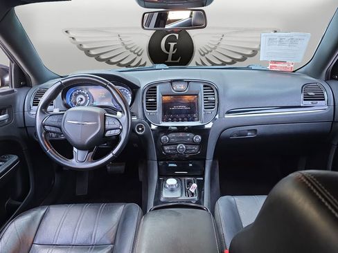 Used 2018 Chrysler 300 S image 11