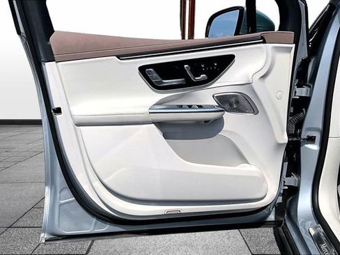 Certified 2023 Mercedes-Benz EQE 350+ 4MATIC SUV image 23