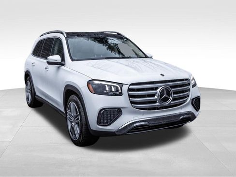 Used 2024 Mercedes-Benz GLS 450 4MATIC image 1