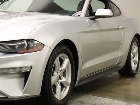 Used 2019 Ford Mustang Coupe image 37