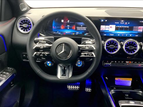 Certified 2025 Mercedes-Benz GLB 35 AMG 4MATIC image 25
