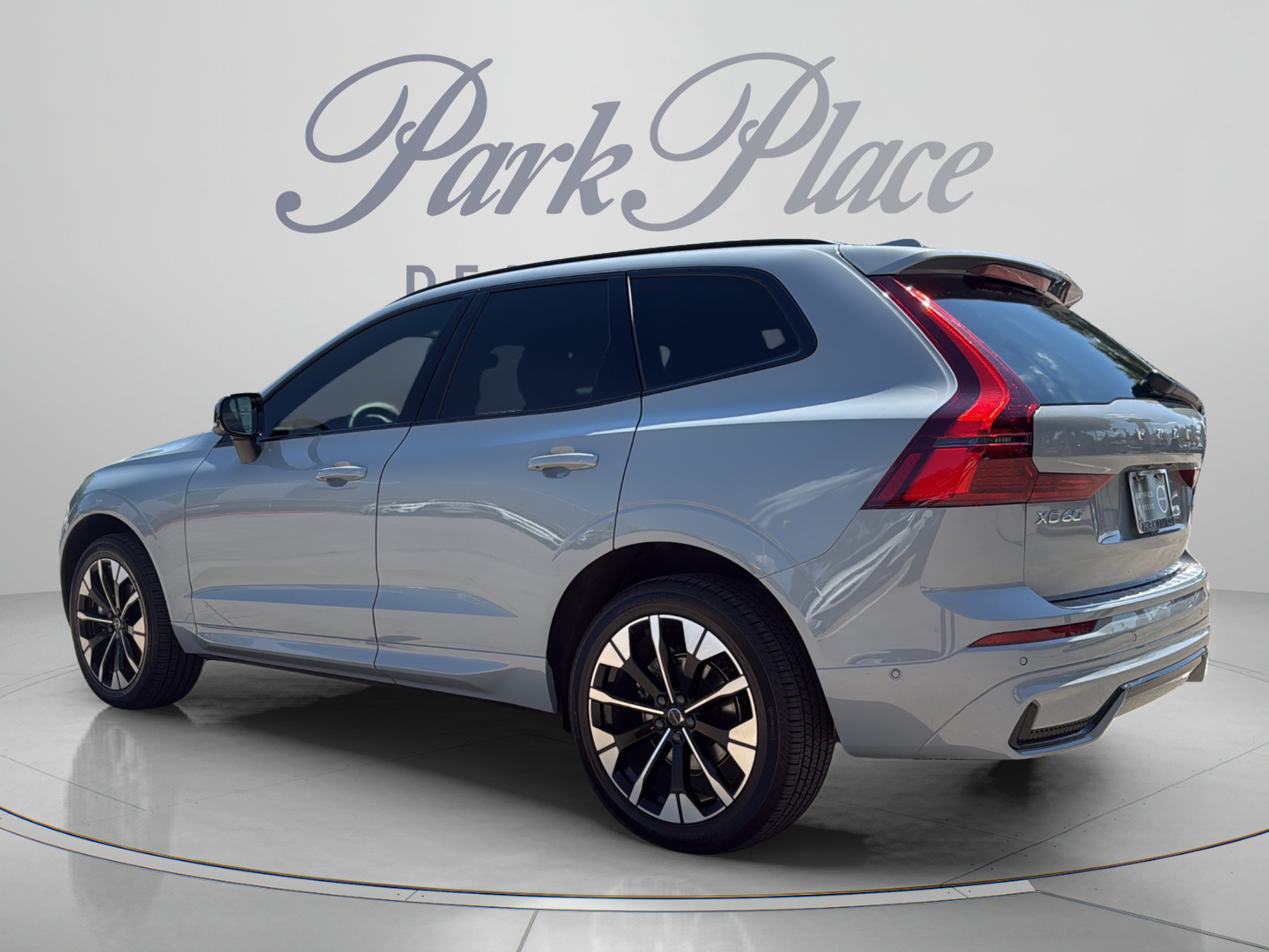 Used 2026 Volvo XC60 B5 Plus w/ Protection Package Premier AWD/4WD image 3