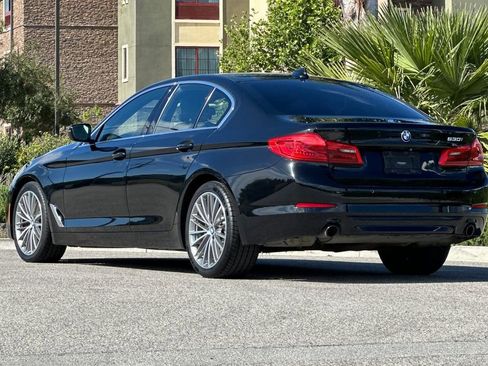 Used 2019 BMW 530i w/ Convenience Package image 5