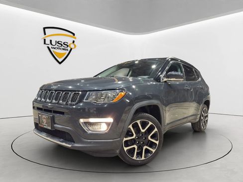 Used 2018 Jeep Compass Limited image 1