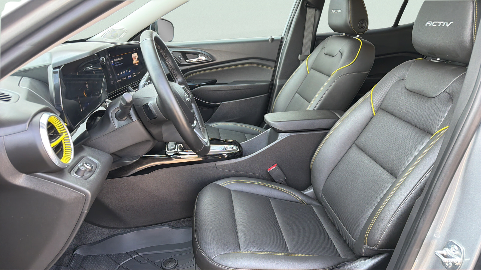 Used 2026 Chevrolet Trax ACTIV w/ Driver Confidence Package FWD image 4