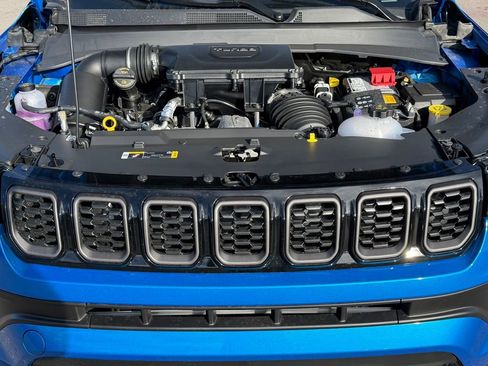New 2026 Jeep Compass Latitude AWD/4WD image 18