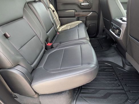 Used 2021 GMC Sierra 1500 SLT AWD/4WD image 18