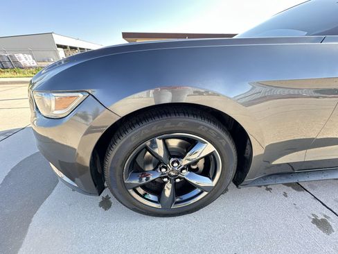 Used 2016 Ford Mustang Coupe RWD image 27