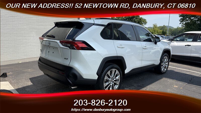 Used 2022 Toyota RAV4 XLE Premium FWD image 5