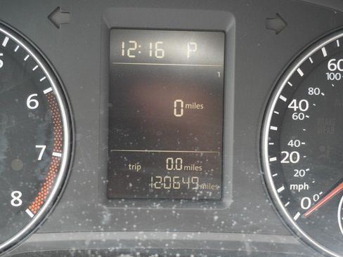 Used 2014 Volkswagen Passat 1.8T Wolfsburg Edition FWD image 16