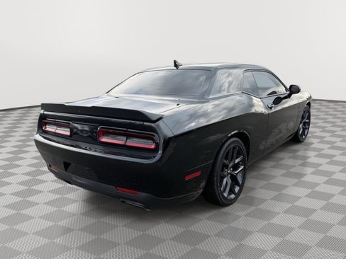 Used 2022 Dodge Challenger R/T w/ Plus Package image 7