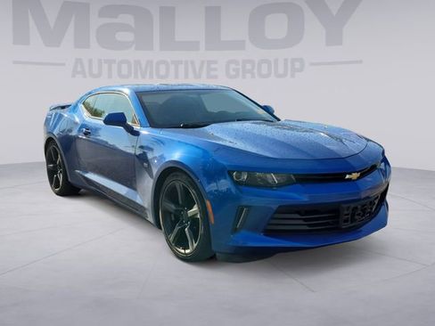 Used 2018 Chevrolet Camaro LT w/ Technology Package RWD image 7