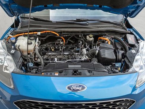 Used 2020 Ford Escape Titanium w/ Titanium Premium Package 2.0 image 17