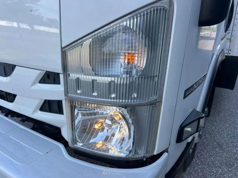 Used 2019 Isuzu NPR RWD image 19