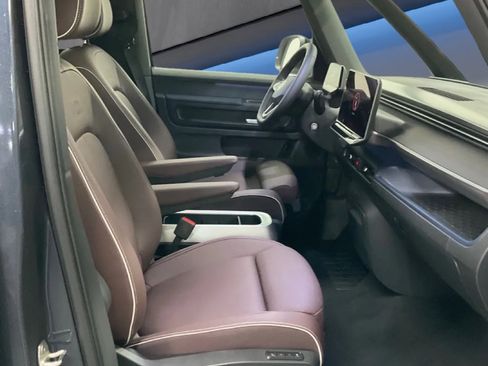 New 2025 Volkswagen ID. Buzz Pro S Plus image 10