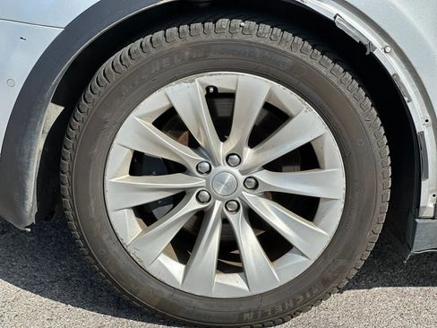 Used 2018 Tesla Model X 100D AWD/4WD image 35