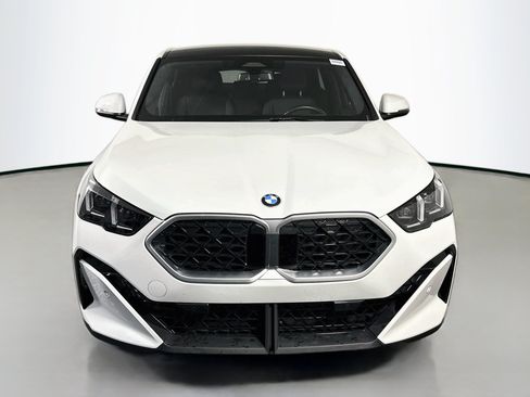 Used 2026 BMW X2 xDrive28i AWD/4WD image 2