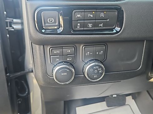New 2026 GMC Yukon Denali w/ Sun & Power Step Package AWD/4WD image 7