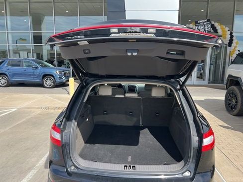 Used 2018 Lincoln MKX Reserve w/ Lincoln MKX Climate Package FWD image 5