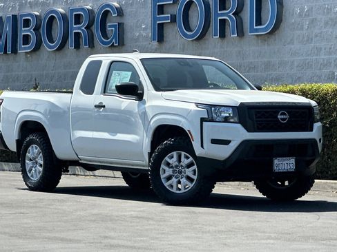 Used 2023 Nissan Frontier S w/ Technology Package image 2