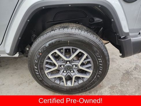 Certified 2024 Jeep Wrangler Unlimited Sahara w/ Technology Group AWD/4WD image 36