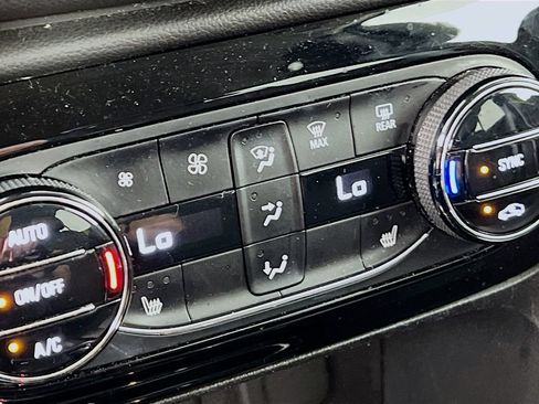 Certified 2023 Buick Encore GX Select FWD image 19