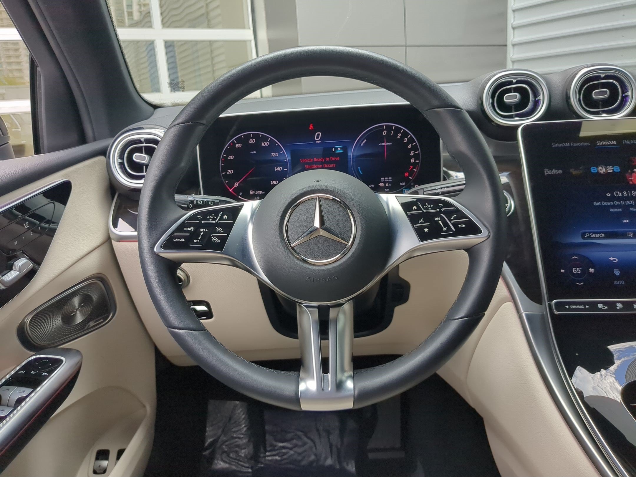 Used 2025 Mercedes-Benz GLC 350e 4MATIC image 15